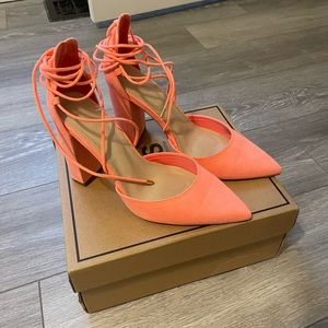 ASOS DESIGN Wide Fit Power Trip high block heels
in neon pink